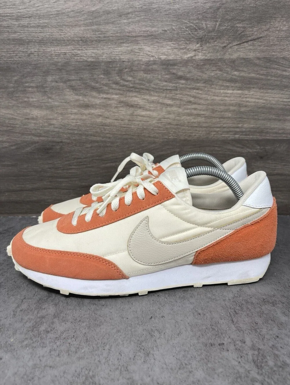 Nike Daybreak Sneakers Womens Size 9.5 Pale Ivory Desert Sand Orange CK2351-106